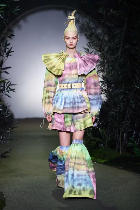 安琪尔家庭背景,出身名门，传承家族荣耀的璀璨之星